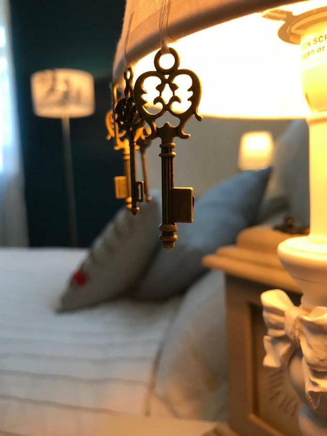 Modern Boutique Studio Apartment Борнмут Экстерьер фото